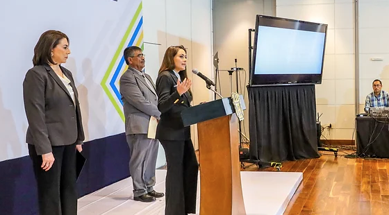 Anuncia Tere Jiménez más de 30 millones de pesos para becas educativas