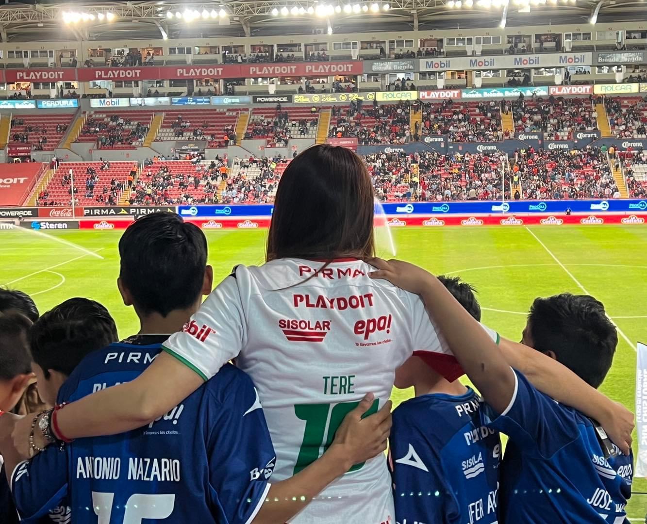 Tere Jiménez cumple el sueño de niños y jóvenes del DIF Estatal: Conocer a sus ídolos del fútbol
