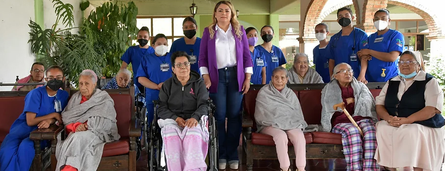 Entrega DIF Estatal apoyos para facilitar la movilidad de adultos mayores Entrega DIF Estatal apoyos para facilitar la movilidad de adultos mayores