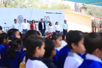 Inaugura Leo Montañez biblioteca en el Jardín de niños Jose Vasconcelos Inaugura Leo Montañez biblioteca en el Jardín de niños Jose Vasconcelos