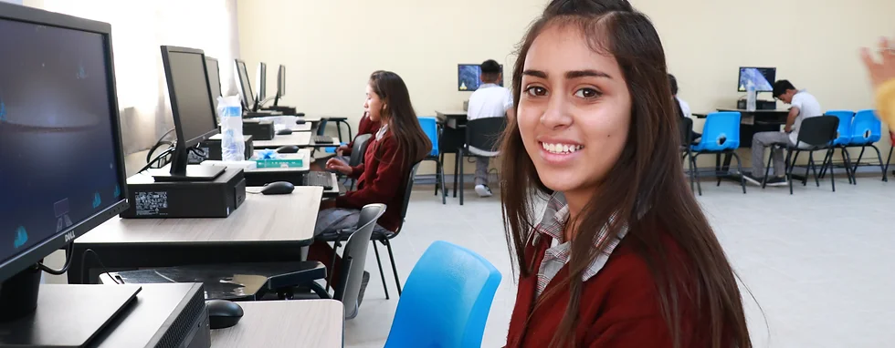 Anuncia Tere Jiménez becas académicas para todos los niveles de educación