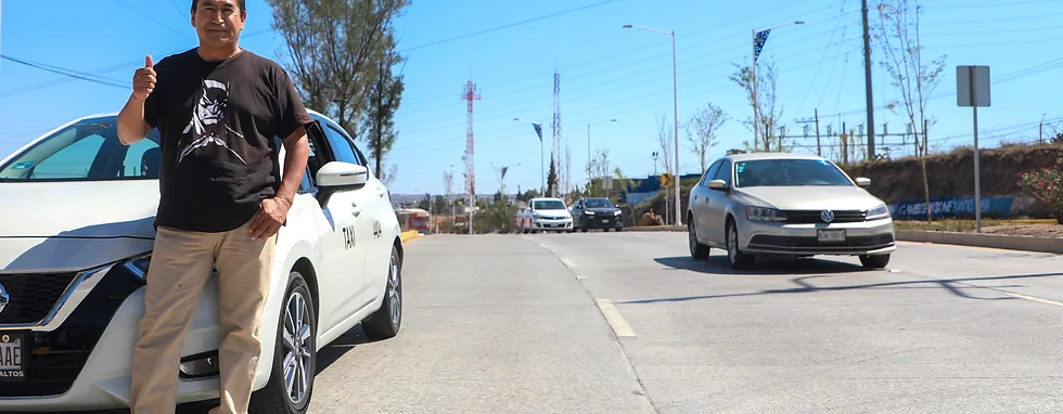 Taxista Hiodrocálido, testigo de la transformación del tercer anillo, en el que se han invertido más de 627 mdp Taxista Hiodrocálido, testigo de la transformación del tercer anillo, en el que se han invertido más de 627 mdp