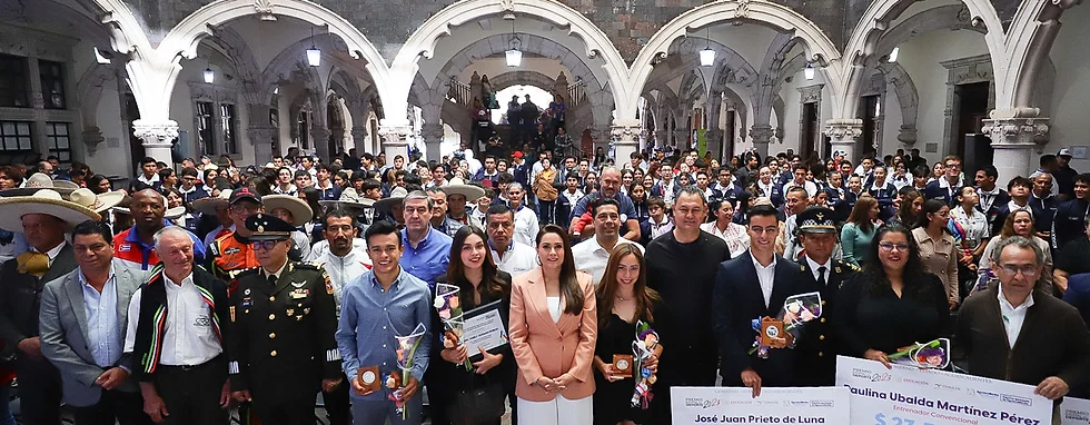 ENTREGA TERE JIMÉNEZ EL PREMIO ESTATAL DEL DEPORTE 2023 A LOS MEJORES ATLETAS Y ENTRENADORES DEL AÑO ENTREGA TERE JIMÉNEZ EL PREMIO ESTATAL DEL DEPORTE 2023 A LOS MEJORES ATLETAS Y ENTRENADORES DEL AÑO