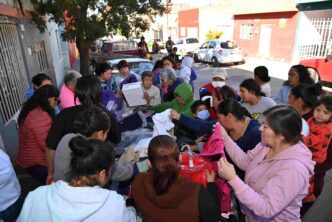RECIBEN FAMILIAS EN SITUACIÓN VULNERABLE DONACIONES DE LOS DOMINGOS DE DICIEMBRE, DÍAS DE DONAR EN EL DIF