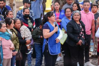 TERE JIMÉNEZ VISITA A CIUDADANOS PARA CONOCER SUS PETICIONES Y HACERLES LLEGAR SOLUCIONES