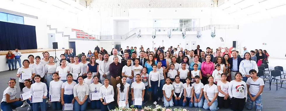 IMPULSA TERE JIMÉNEZ A ALUMNAS PARA QUE TRIUNFEN EN EL FUTURO IMPULSA TERE JIMÉNEZ A ALUMNAS PARA QUE TRIUNFEN EN EL FUTURO