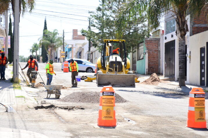 AVISO VIAL: CIERRE PARCIAL DE LA AV. JUAN JOSÉ ARREOLA, EN LOMAS DE ORIENTE, POR CONSTRUCCIÓN DE SOBRECARPETA ASFÁLTICA AVISO VIAL: CIERRE PARCIAL DE LA AV. JUAN JOSÉ ARREOLA, EN LOMAS DE ORIENTE, POR CONSTRUCCIÓN DE SOBRECARPETA ASFÁLTICA