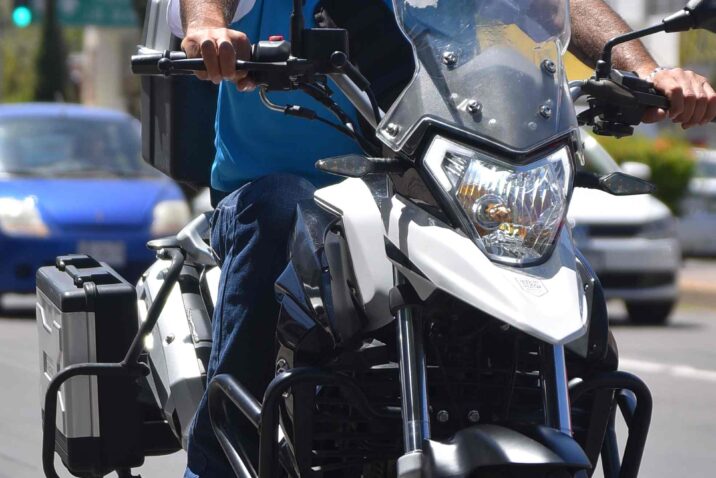 CONDUCTORES DE MOTOCICLETA DEBEN PORTAR DOCUMENTOS OFICIALES EN ORDEN: SSPM
