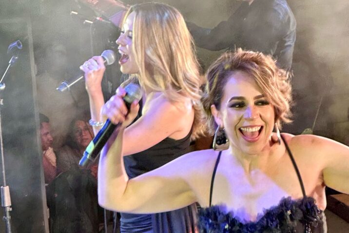 ¡OH DIOSAS!, PUSIERON A CANTAR A TODO PULMÓN AL PÚBLICO DEL CORREDOR CULTURAL CARRANZA