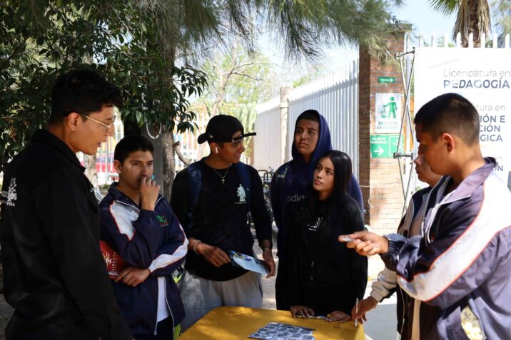 COLABORAN IMJUVA Y CECYTEA FERROCARRILES EN FERIA UNIVERSITARIA