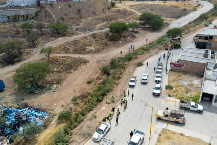 ENCABEZA JOSÉ JUAN SÁNCHEZ BARBA MEGA OPERATIVO DE LIMPIEZA EN BAJÍO DE LAS PALMAS