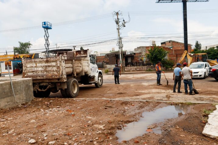 SIGUE LEO MONTAÑEZ SUPERVISANDO LOS LUGARES AFECTADOS POR LA INTENSA LLUVIA SIGUE LEO MONTAÑEZ SUPERVISANDO LOS LUGARES AFECTADOS POR LA INTENSA LLUVIA
