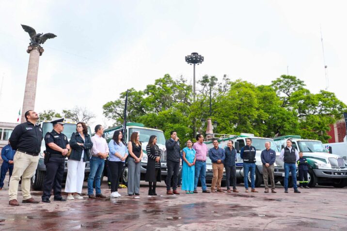 ENTREGÓ LEO MONTAÑEZ NUEVO EQUIPAMIENTO PARA CONSOLIDAR LOS SERVICIOS DE AGUA POTABLE, RECOLECCIÓN Y PARQUES Y JARDINES ENTREGÓ LEO MONTAÑEZ NUEVO EQUIPAMIENTO PARA CONSOLIDAR LOS SERVICIOS DE AGUA POTABLE, RECOLECCIÓN Y PARQUES Y JARDINES