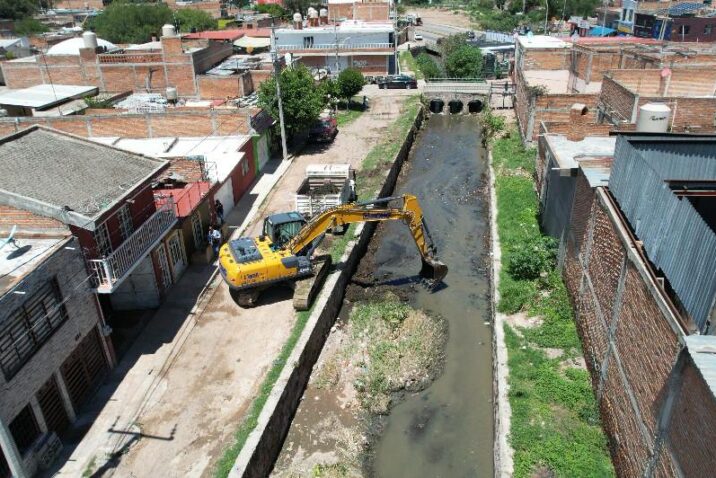 MUNICIPIO DE AGUASCALIENTES REALIZA TRABAJOS DE DESAZOLVE EN EL CANAL DEL PARNASO MUNICIPIO DE AGUASCALIENTES REALIZA TRABAJOS DE DESAZOLVE EN EL CANAL DEL PARNASO