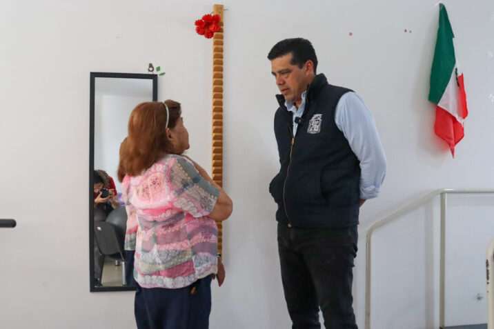 LEO MONTAÑEZ VISITA CENTROS DE ATENCIÓN INTEGRAL PARA EL ADULTO MAYOR