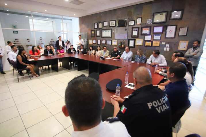 RECIBE LEO MONTAÑEZ LA VISITA DE JAVIER TORRES, ALCALDE ELECTO DE FRESNILLO RECIBE LEO MONTAÑEZ LA VISITA DE JAVIER TORRES, ALCALDE ELECTO DE FRESNILLO