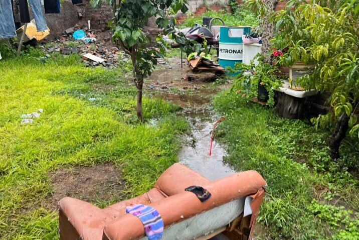 CONTINÚA EL MUNICIPIO DE AGUASCALIENTES BRINDANDO AYUDA A LAS FAMILIAS QUE RESULTARON AFECTADAS POR LAS LLUVIAS CONTINÚA EL MUNICIPIO DE AGUASCALIENTES BRINDANDO AYUDA A LAS FAMILIAS QUE RESULTARON AFECTADAS POR LAS LLUVIAS