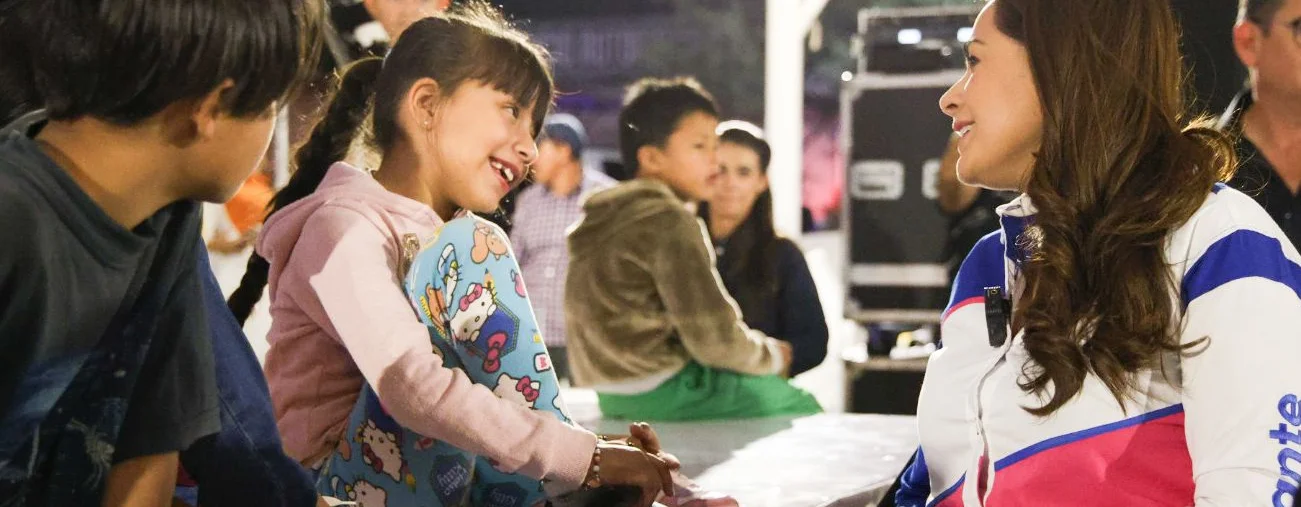 TERE JIMÉNEZ ENTREGA ÚTILES ESCOLARES, MOCHILAS, ZAPATOS Y TENIS A MÁS DE 4 MIL FAMILIAS DE LA COLONIA INSURGENTES TERE JIMÉNEZ ENTREGA ÚTILES ESCOLARES, MOCHILAS, ZAPATOS Y TENIS A MÁS DE 4 MIL FAMILIAS DE LA COLONIA INSURGENTES