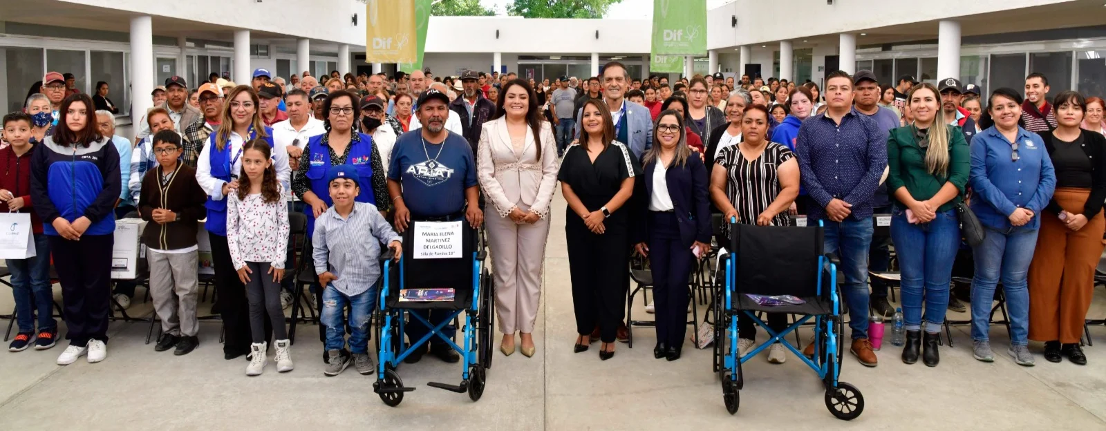 AURORA JIMÉNEZ ESQUIVEL ENTREGA BECAS Y APOYOS EDUCATIVOS JUNTO CON LA FUNDACIÓN TELMEX-TELCEL