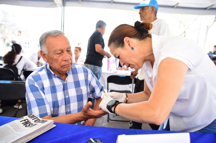 APOYAR EN LA SALUD INTEGRAL DE LA POBLACIÓN, LABOR DE TODOS LOS DÍAS: LEO MONTAÑEZ