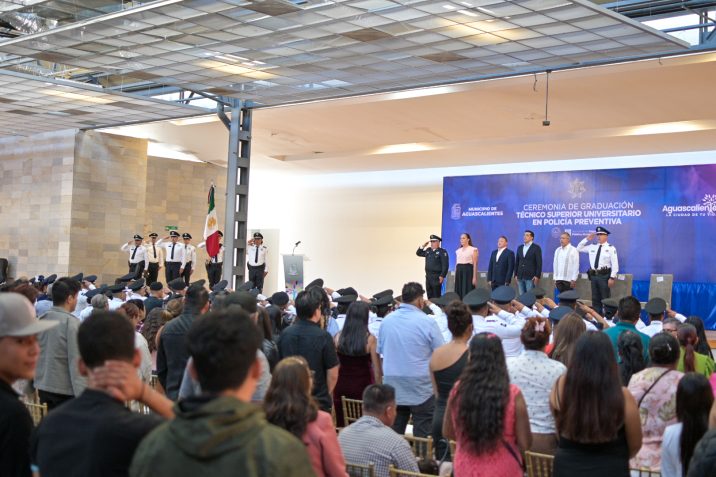 SE GRADÚA LA PRIMERA GENERACIÓN DE LA CARRERA DE TÉCNICO SUPERIOR UNIVERSITARIO EN POLICÍA PREVENTIVA SE GRADÚA LA PRIMERA GENERACIÓN DE LA CARRERA DE TÉCNICO SUPERIOR UNIVERSITARIO EN POLICÍA PREVENTIVA