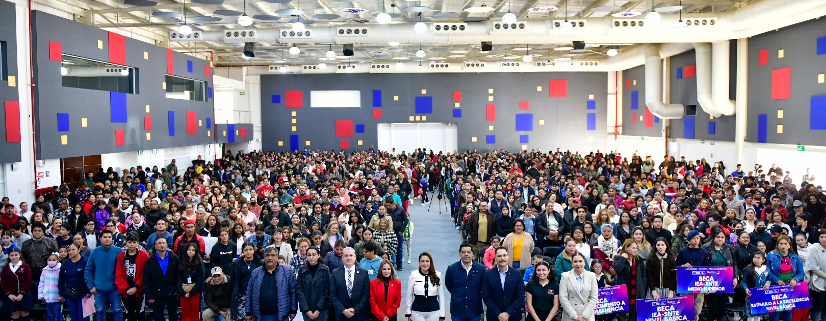 TERE JIMÉNEZ CONCLUYE CON LA ENTREGA DE 15 MIL BECAS EDUCATIVAS EN TODO EL ESTADO