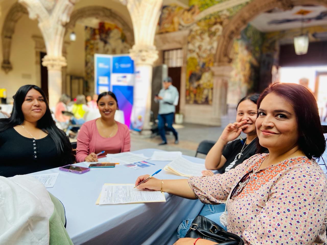 ESTE JUEVES ES DE BOLSA DE TRABAJO PARA MUJERES ESTE JUEVES ES DE BOLSA DE TRABAJO PARA MUJERES