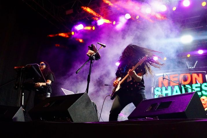 CONQUISTAN EL CORREDOR CULTURAL CARRANZA LOS GRUPOS NEÓN SHADES Y FÁRMACOS