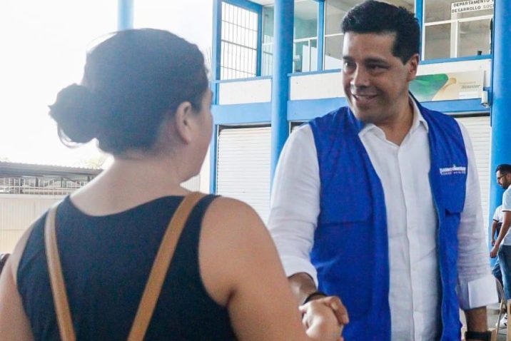 LEO MONTAÑEZ VISITÓ LA DELEGACIÓN SANTA ANITA