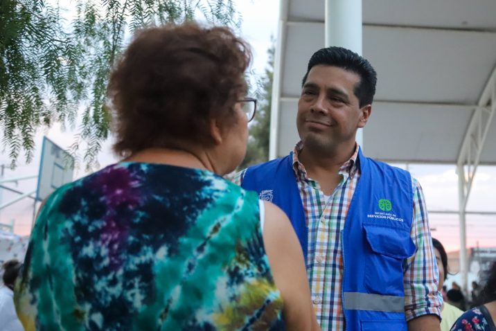 ATIENDE LEO MONTAÑEZ INQUIETUDES DE VECINOS DEL FRACCIONAMIENTO SOBERANA CONVENCIÓN ATIENDE LEO MONTAÑEZ INQUIETUDES DE VECINOS DEL FRACCIONAMIENTO SOBERANA CONVENCIÓN