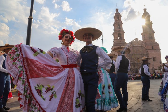 VIBRÓ EL CENTRO DE AGUASCALIENTES CON LA PELEA DE GALLOS MONUMENTAL