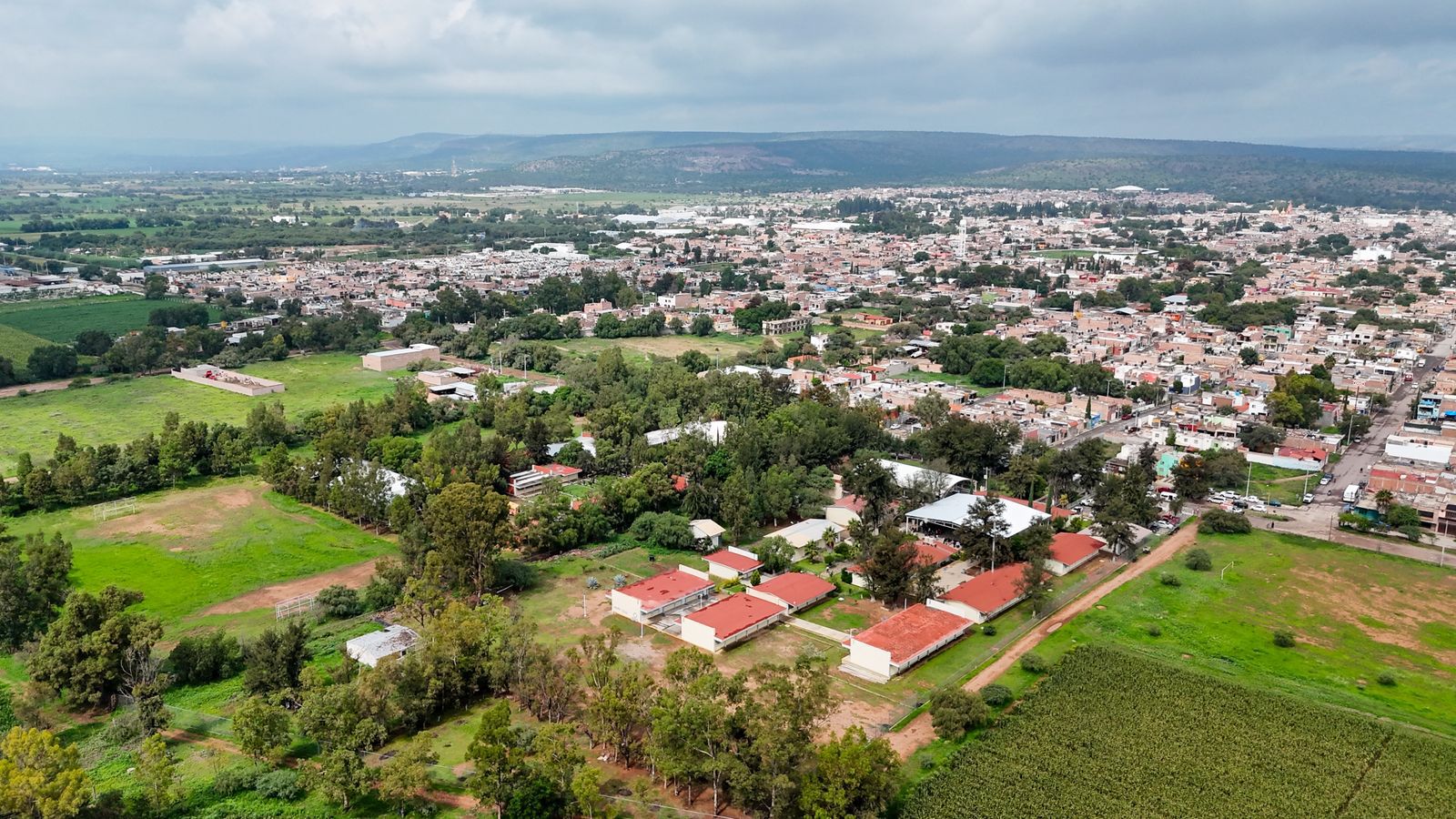 ENTREGA TERE JIMÉNEZ INFRAESTRUCTURA EDUCATIVA EN BENEFICIO DE MÁS DE 500 ALUMNOS DE RINCÓN DE ROMOS