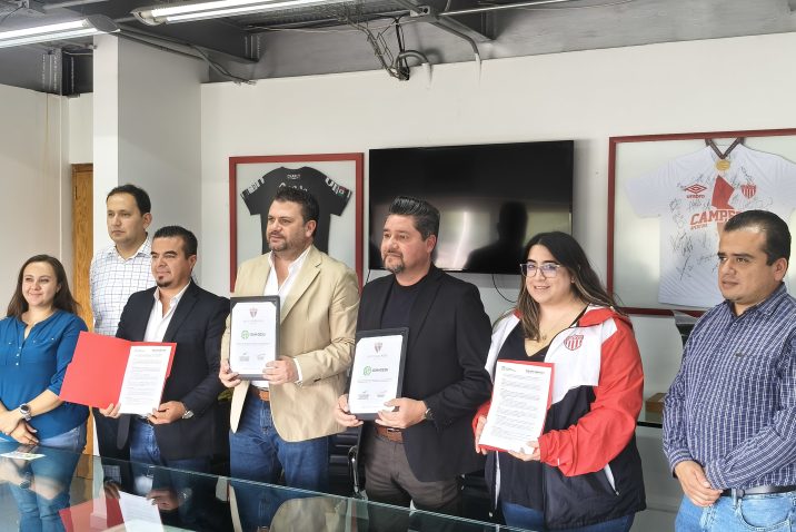 FIRMAN SEMADESU Y CLUB NECAXA CONVENIO POR EL MEDIO AMBIENTE CON EL PROGRAMA “MANOS AL ARROYO”