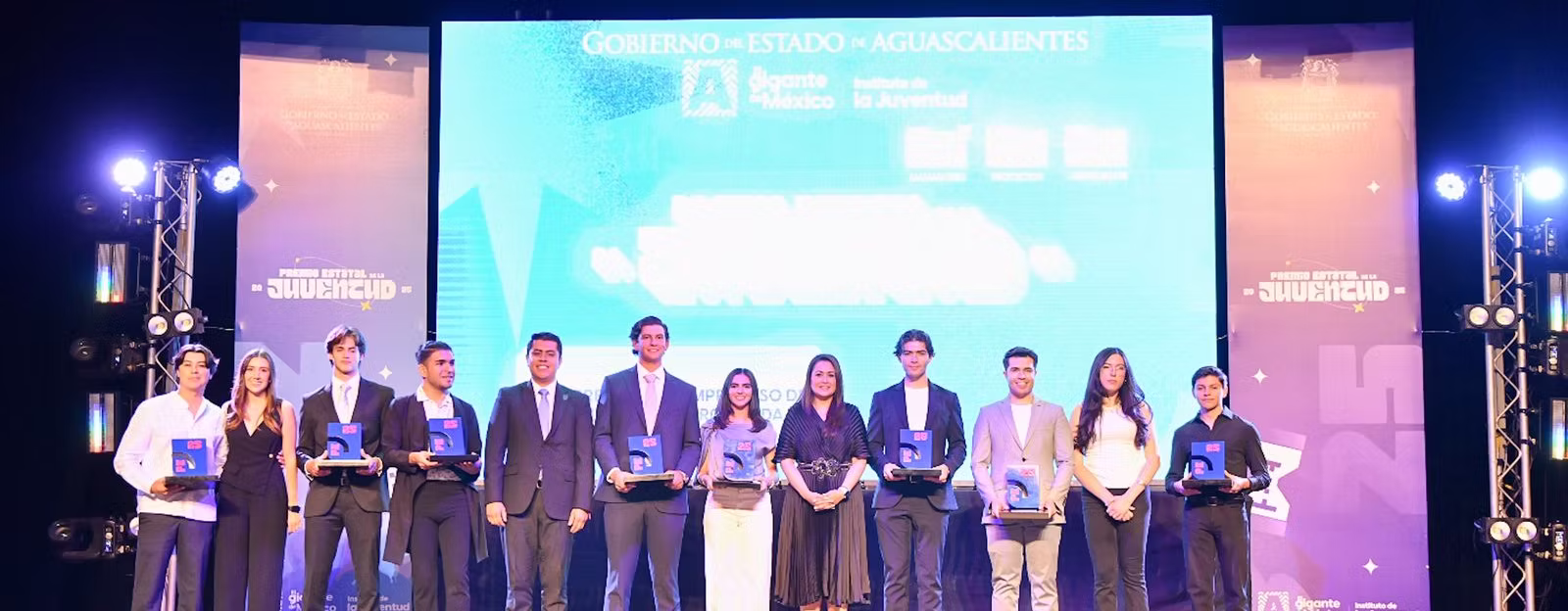 RECONOCE TERE JIMÉNEZ A JÓVENES DESTACADOS CON EL PREMIO ESTATAL DE LA JUVENTUD 2025