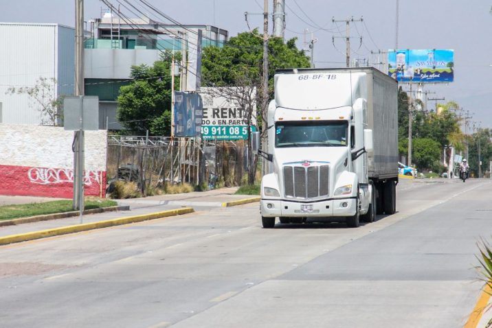 REGULA POLICÍA MUNICIPAL TRÁNSITO DE UNIDADES PESADAS EN LA CIUDAD