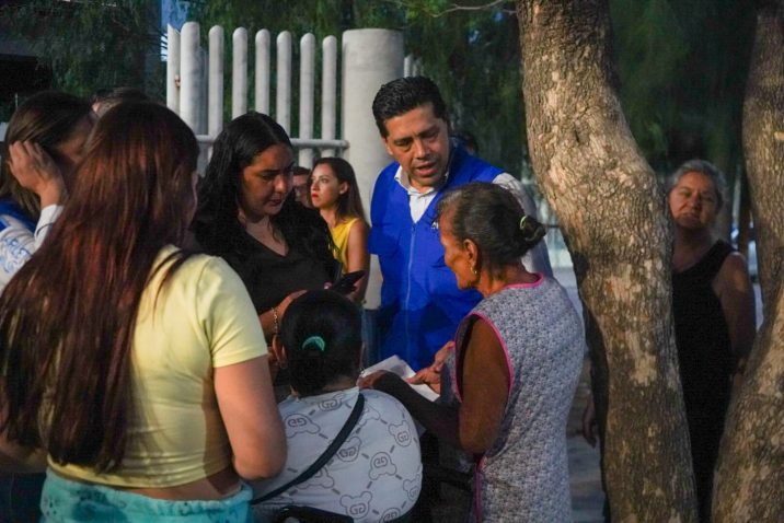 LEO MONTAÑEZ PERMANECE CERCANO A LA CIUDADANÍA LEO MONTAÑEZ PERMANECE CERCANO A LA CIUDADANÍA