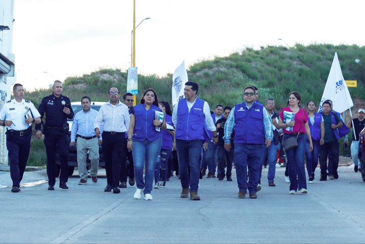 SE REÚNE LEO MONTAÑEZ CON VECINOS DEL FRACCIONAMIENTO LA FLORIDA I SE REÚNE LEO MONTAÑEZ CON VECINOS DEL FRACCIONAMIENTO LA FLORIDA I
