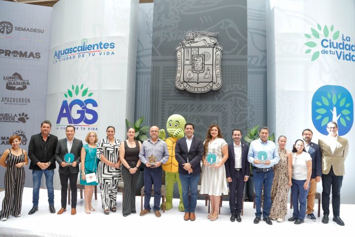 ENTREGA LEO MONTAÑEZ PREMIOS PROMAS