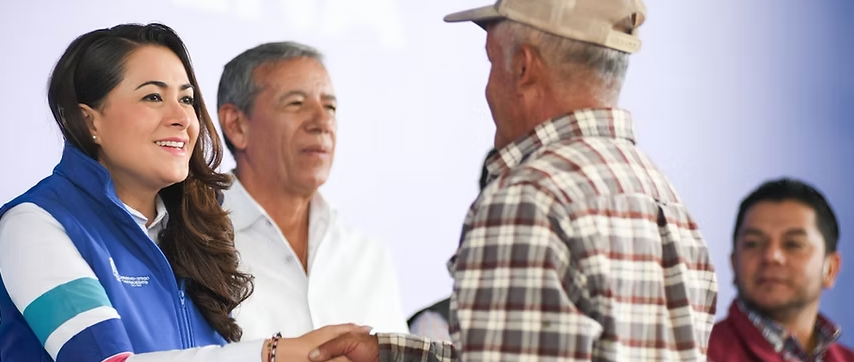 APOYA TERE JIMÉNEZ CON SEMILLA DE AVENA A 2 MIL PRODUCTORES APOYA TERE JIMÉNEZ CON SEMILLA DE AVENA A 2 MIL PRODUCTORES