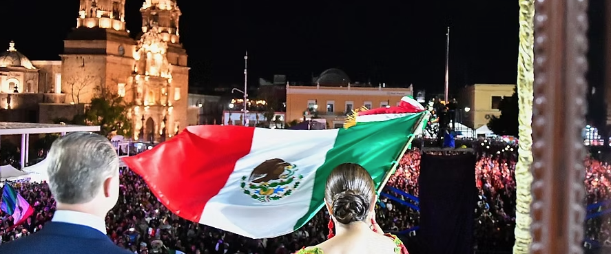 EN UN AMBIENTE FESTIVO, TERE JIMÉNEZ CELEBRA EL GRITO DE INDEPENDENCIA JUNTO A MILES DE FAMILIAS EN AGUASCALIENTES