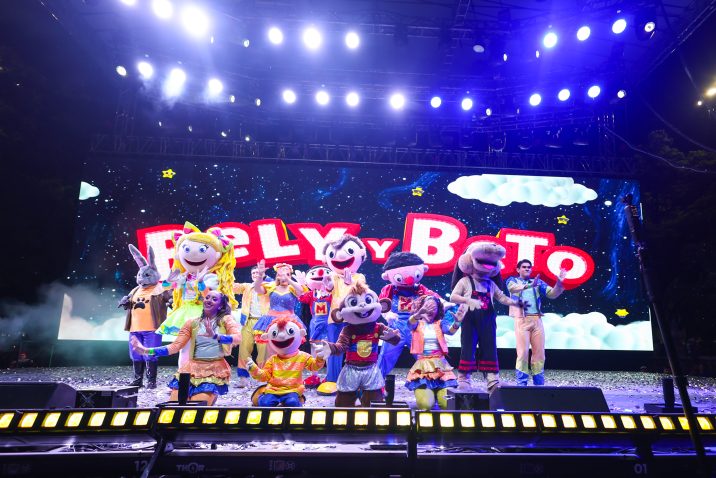 MÁS DE 12 MIL PERSONAS DISFRUTARON DEL ESPECTÁCULO DE BELY Y BETO EN EL FESTIVAL DE LA CIUDAD MÁS DE 12 MIL PERSONAS DISFRUTARON DEL ESPECTÁCULO DE BELY Y BETO EN EL FESTIVAL DE LA CIUDAD