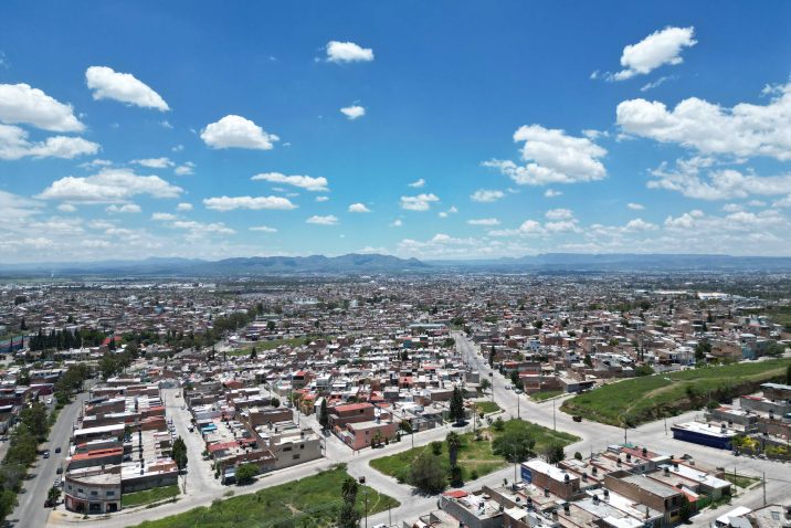 TRABAJA LEO MONTAÑEZ POR UN AGUASCALIENTES CON MEJORES VIALIDADES TRABAJA LEO MONTAÑEZ POR UN AGUASCALIENTES CON MEJORES VIALIDADES