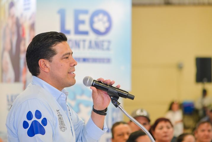 SOSTIENE LEO MONTAÑEZ ENCUENTRO CON PERSONAS ADULTAS MAYORES SOSTIENE LEO MONTAÑEZ ENCUENTRO CON PERSONAS ADULTAS MAYORES