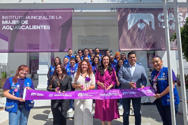 INAUGURA LEO MONTAÑEZ NUEVA CASA DE LA MUJER EN ZONA CENTRO