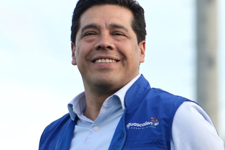 INTENSIFICA LEO MONTAÑEZ REHABILITACIÓN DE REDES SANITARIAS EN EL FRACCIONAMIENTO MODERNO