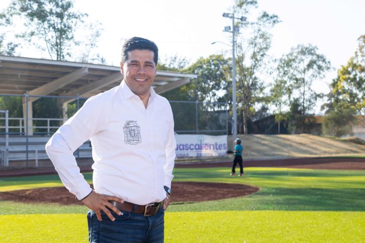 IMPULSA LEO MONTAÑEZ CONSTRUCCIÓN DE NUEVA CANCHA DE FUTBOL DE PASTO SINTÉTICO EN SANTA ANITA