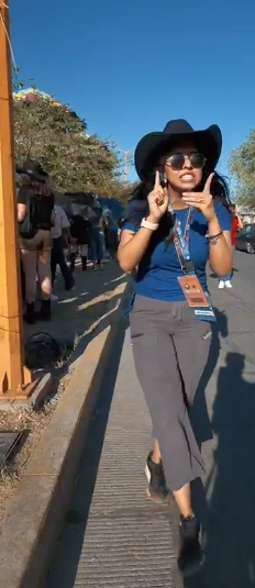 Así se viven los momentos previos al concierto de Grupo Frontera en el Foro de las Estrellas de la #FNSM26.  🤠