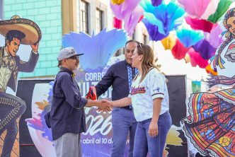 MUNICIPIO DE CHIHUAHUA ENTREGÓ RECONOCIMIENTOS AL IMAC Y AL BALLET FOLCLÓRICO INFANTIL Y JUVENIL MUNICIPAL AZTLÁN