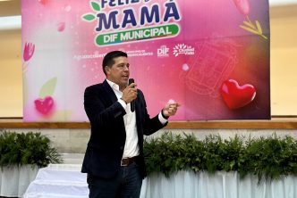 CELEBRA LEO MONTAÑEZ DÍA DE LA MADRE CON ADULTOS MAYORES DEL DIF MUNICIPAL