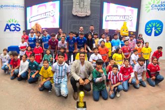 ENCABEZA LEO MONTAÑEZ SORTEO DEL TORNEO DE FUTBOL SOCCER «MUNDIALITO EN LA CIUDAD DE TU VIDA»